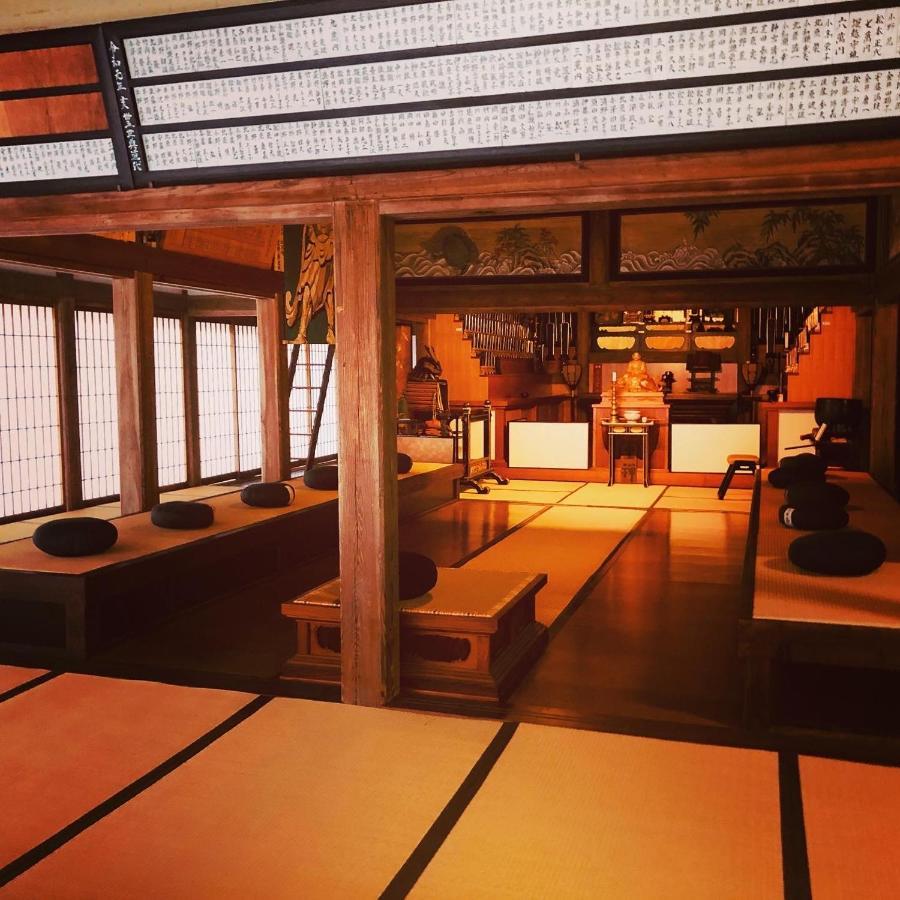 Ryutakuzenji 宿坊 Takasaki Buitenkant foto