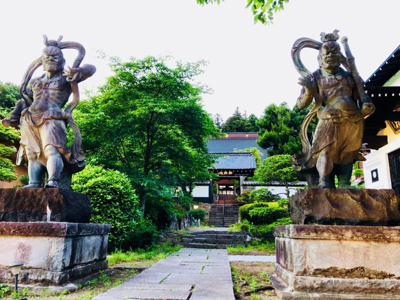 Ryutakuzenji 宿坊 Takasaki Buitenkant foto